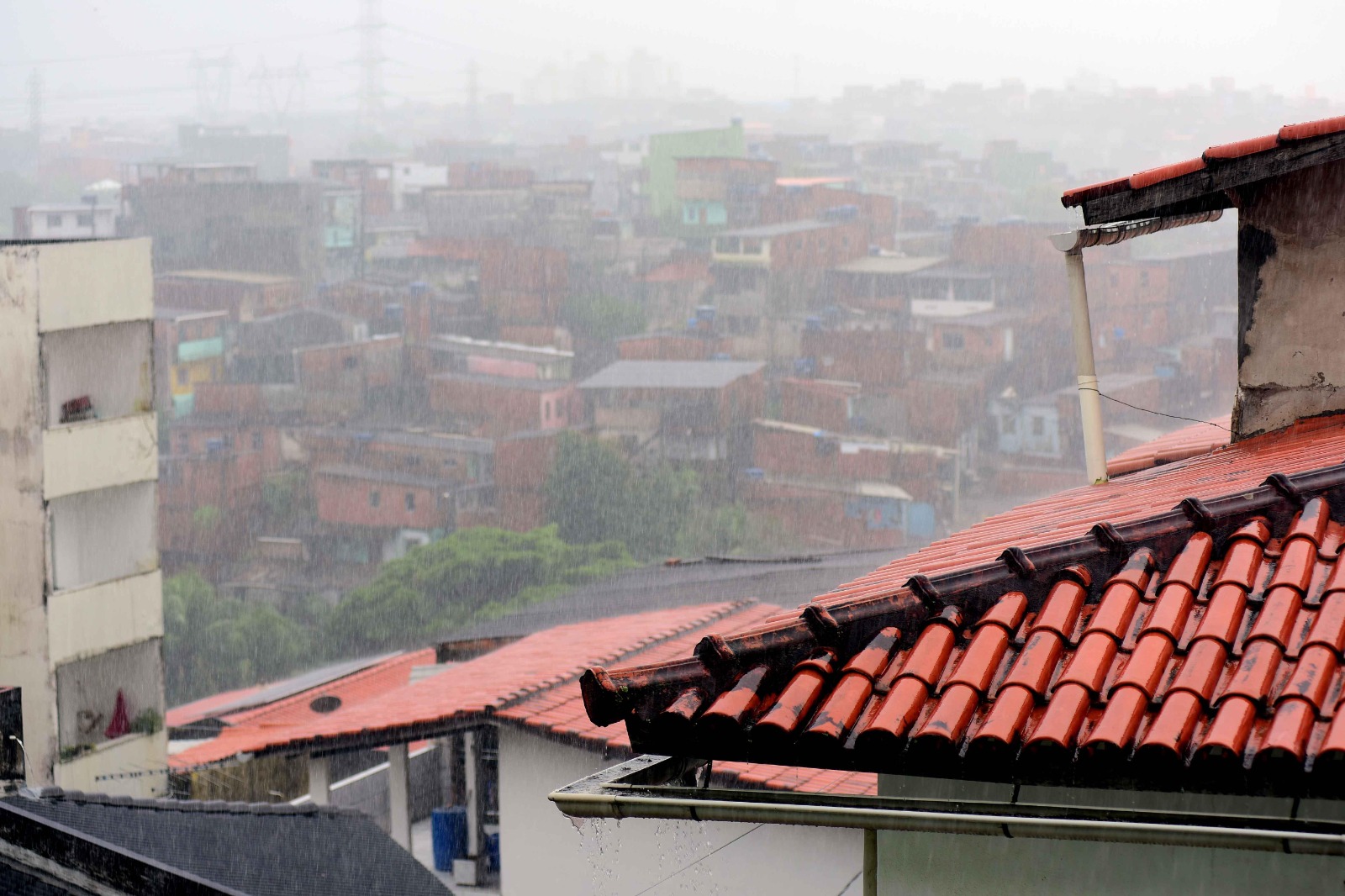 Chuvas mantêm Salvador em nível de atenção; acumulado supera média do mês