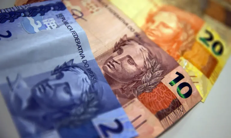 Aposentados e pensionistas do INSS começam a receber 13º nesta sexta…