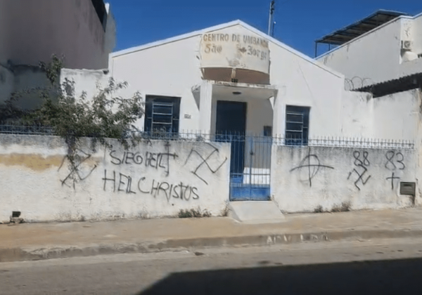 Centro de Umbanda em Guanambi é pixado com símbolos nazistas