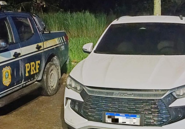 Veículo roubado no Rio de Janeiro é recuperado na Bahia com sinais de clonagem