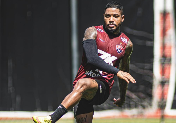 Vitória encerra preparação para jogo decisivo contra o Confiança