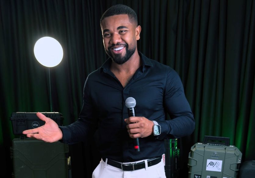 Davi Brito estreia como apresentador após ‘faltar’ primeiro dia de reality; confira