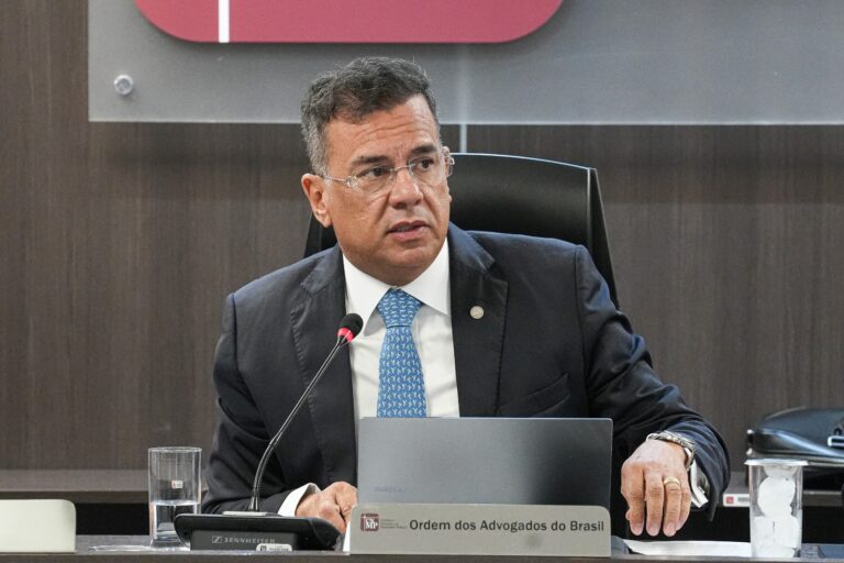 Conselheiro da OAB critica misoginia em sessão do CNMP e cobra punição