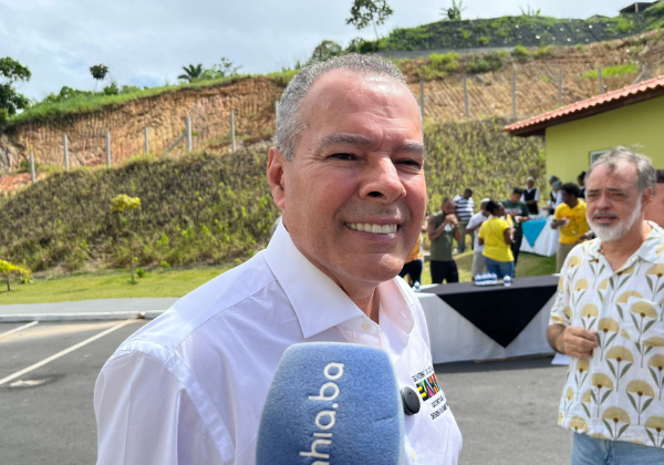 Após imbróglio com a prefeitura, governo da Bahia entrega unidades do Habite-se