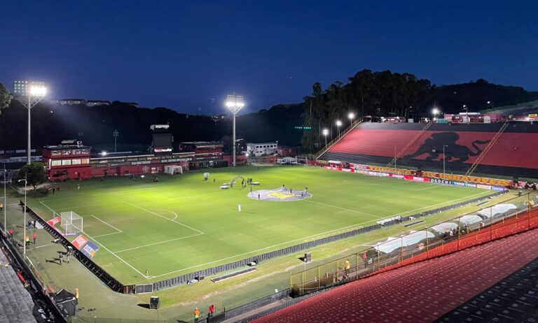 Vitória x Coritiba: onde assistir, prováveis escalações e arbitragem