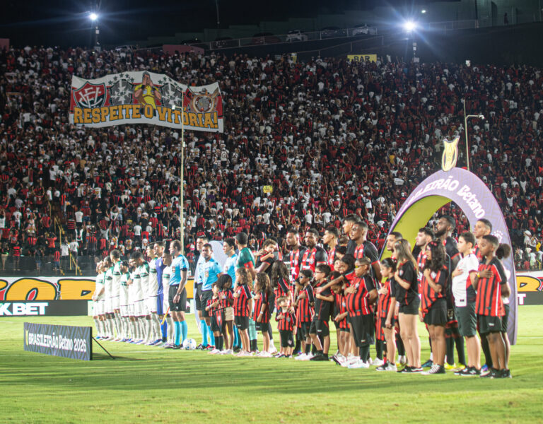 Vitória aposta em força do Barradão para abrir vantagem sobre o ABC