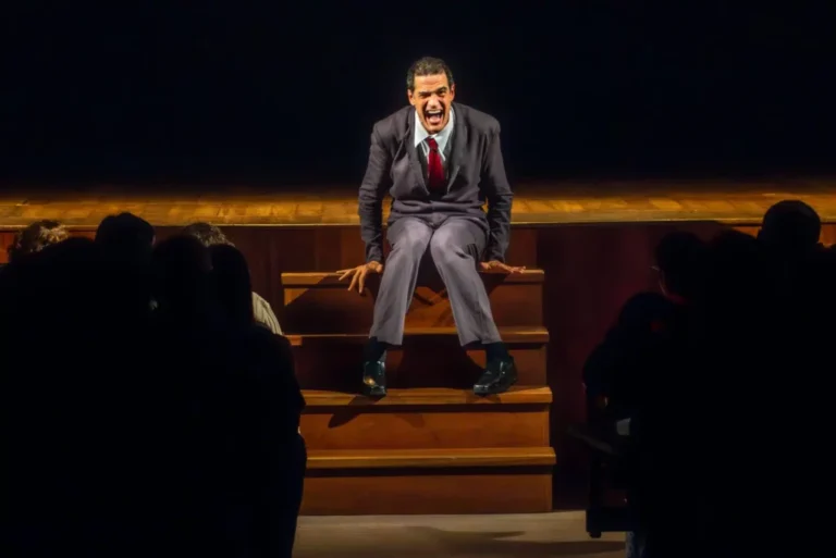 ‘O Figurante’ retorna a Salvador com nova temporada no Teatro Faresi