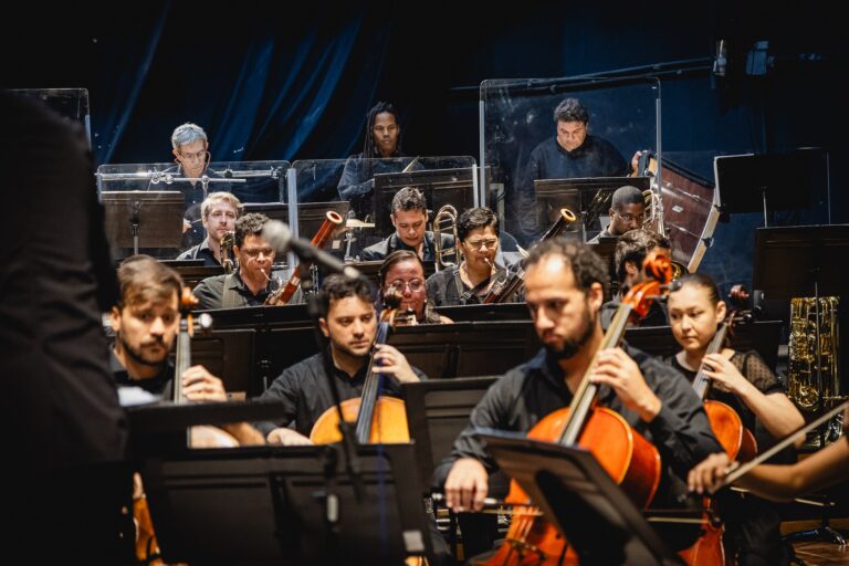OSBA realiza concerto matinal com regência de Natália Larangeira