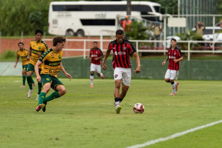 Vitória vence o Cuiabá e sobe na tabela de classificação do…