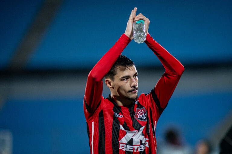 Lesionado há mais de 7 meses, Jair Ventura detalha retorno de…