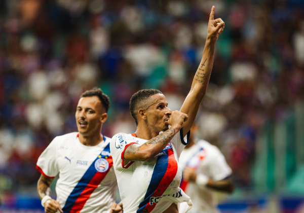 Com 42 jogos a menos, Juba iguala número de gols de 2025