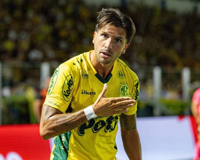 Família veta transferência de ex-jogador do Bahia para o Vitória…