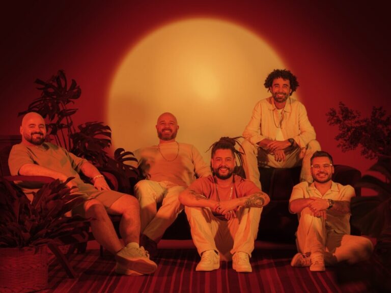Maneva celebra espiritualidade e fase da carreira em novo EP ‘Reggae…
