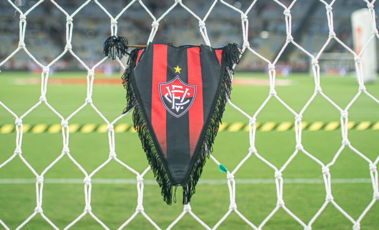 Diretor do Vitória ironiza rumor sobre contratação de Arboleda…