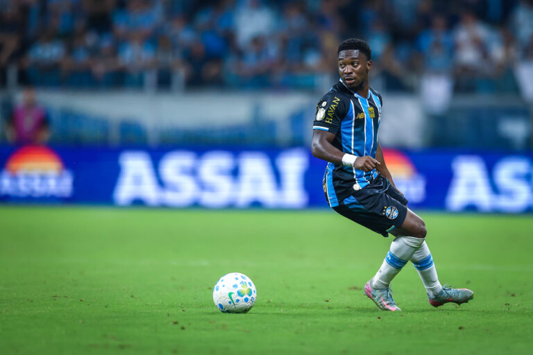 Com Bahia entre os adversários, Grêmio não libera atacante para…