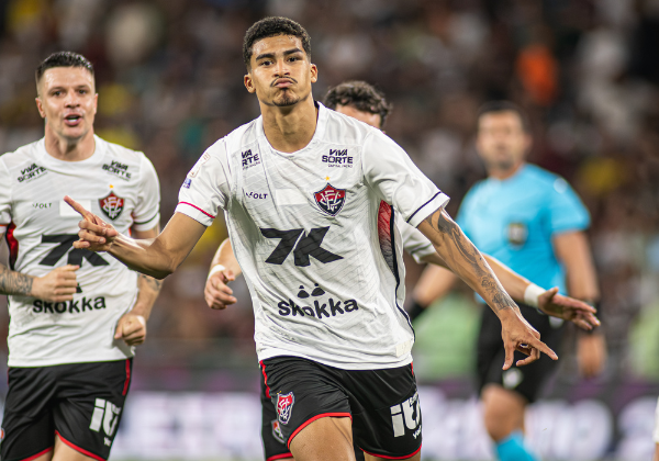 Esporte Clube Vitória encaminha contratação definitiva de Renê