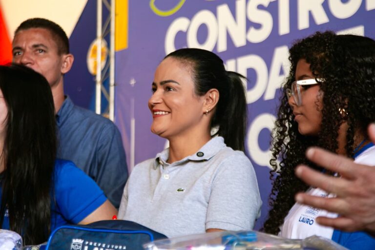 Débora Regis anuncia reajuste salarial de 5,4% para professores…