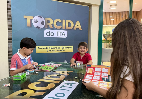 Shopping cria espaço para troca de figurinhas da Copa em Salvador