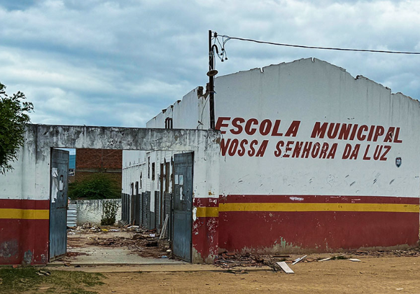 Empresa responsável por reforma de escola teria abandonado canteiro de obras, diz prefeitura