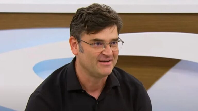 Ex-marqueteiro de Bolsonaro pode assumir campanha de Flávio