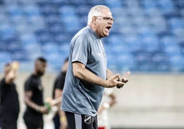 Técnico do ABC detona arbitragem após goleada para o Vitória: ‘Prejudicial’