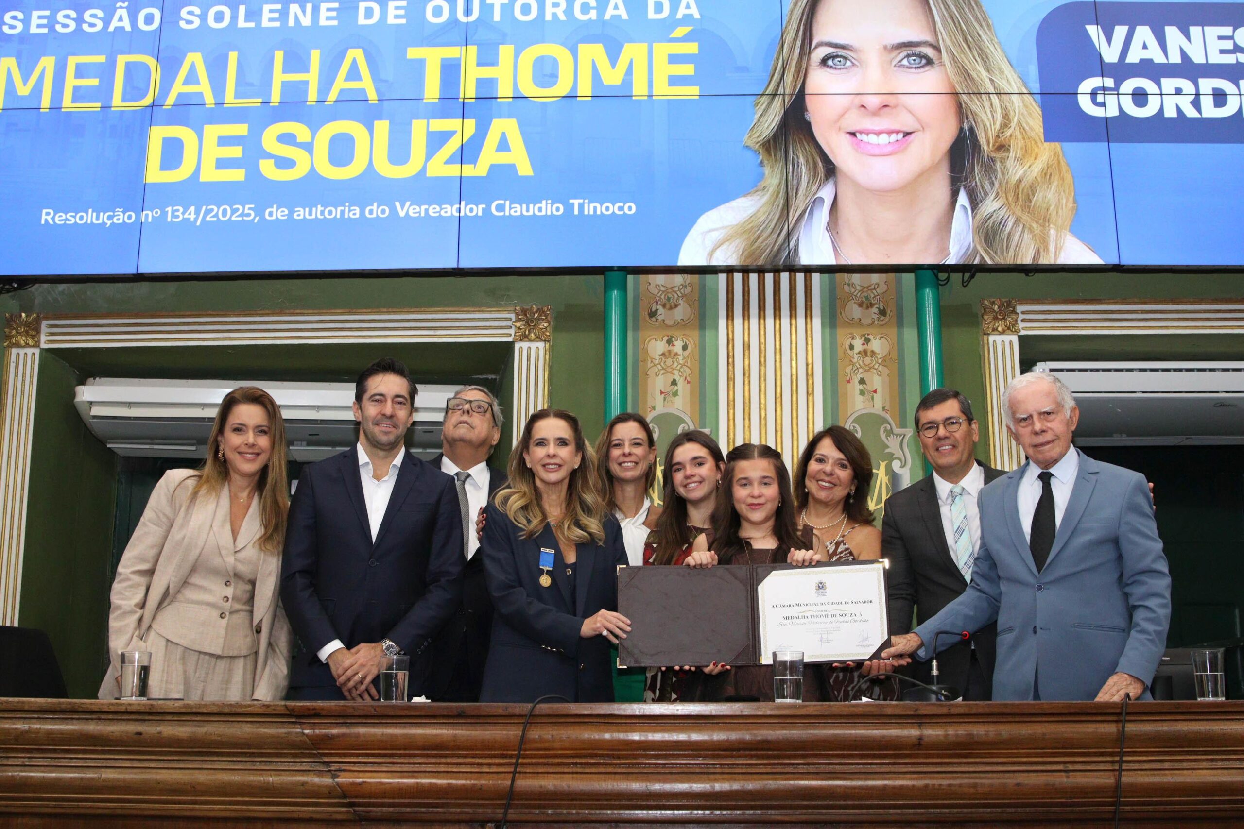 Câmara de Salvador entrega Medalha Thomé de Souza à executiva Vanessa Gordilho