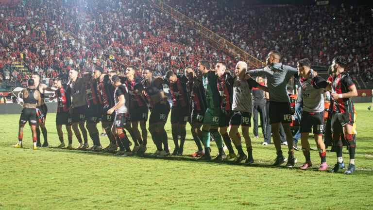 Com força do Barradão, Vitória lidera rankings como mandante na Série…