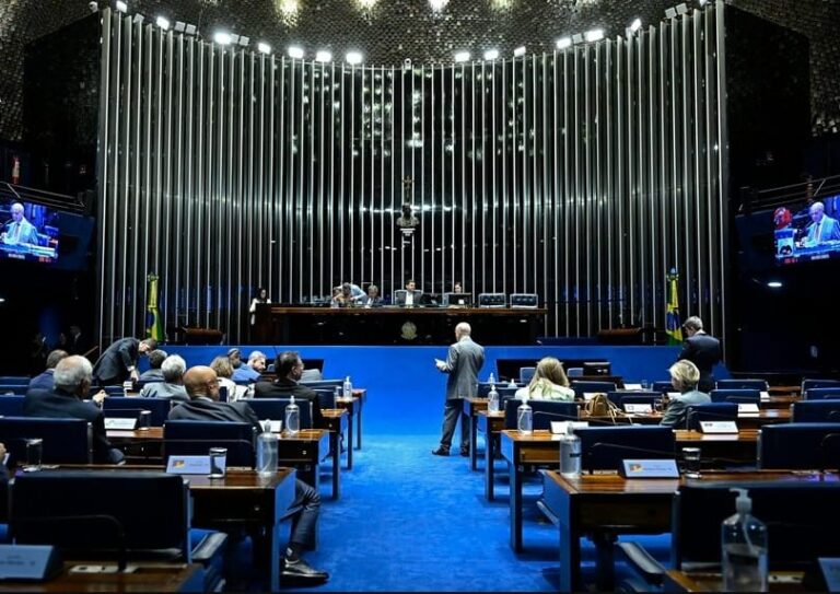 Reajuste do piso dos professores entra na pauta do Senado nesta…