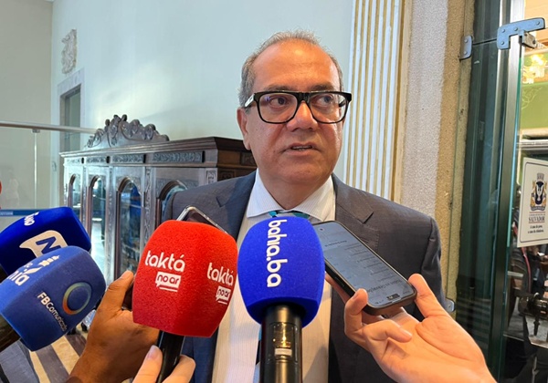 Muniz garante cumprimento de emendas da oposição e estipula prazo para votação de pacotão
