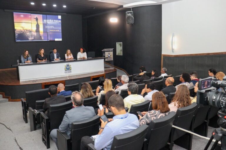 Dívida cai e investimento em saúde cresce em Salvador, diz relatório
