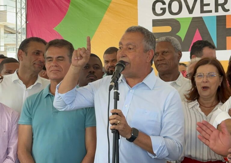 Rui confronta ACM Neto com promessas não cumpridas e ironiza: ‘Meio…