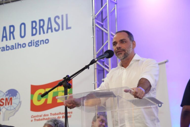 ‘Maior vitória em décadas’, diz Augusto Vasconcelos sobre PEC da 6×1