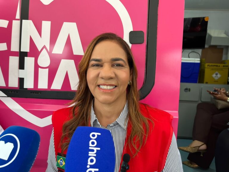 Secretária de Saúde faz alerta sobre vacinação durante ação em…