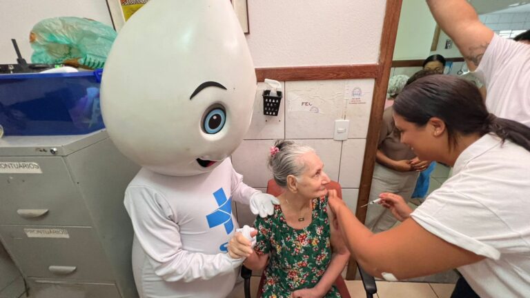 Salvador aplica 2,2 mil doses de imunizantes durante mutirão de…