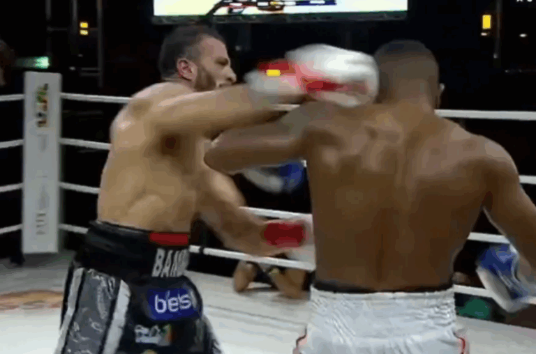Kleber Bambam nocauteia Davi Brito e vence luta de boxe; veja vídeo