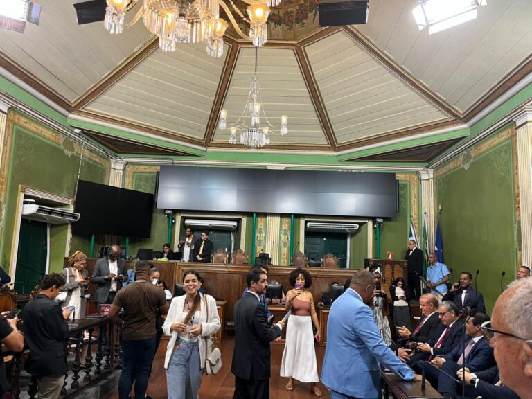 Sessão da Câmara de Salvador é cancelada após falha em painel…