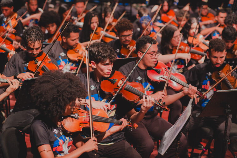 NEOJIBA celebra 19 anos com homenagem a Villa-Lobos em Salvador