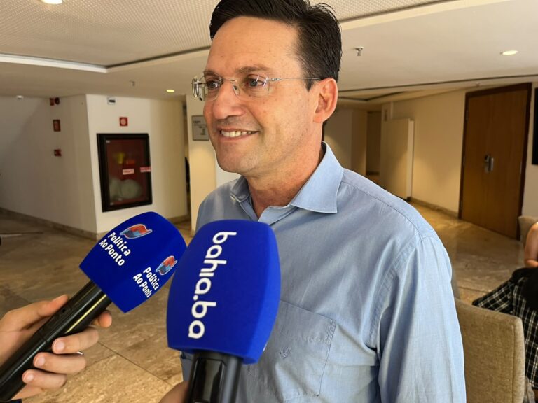 Roma blinda Flávio Bolsonaro sobre ligação com Vorcaro e celebra…