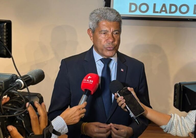 Jerônimo minimiza saída de prefeita e destaca apoio no interior