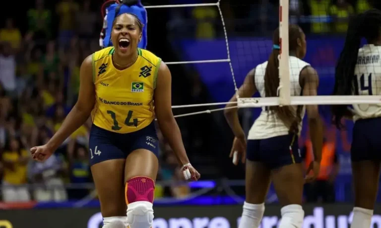 Seleção feminina vence Itália e derruba invencibilidade de 39 jogos