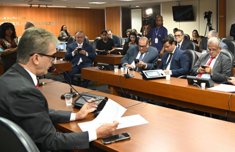CCJ da ALBA convoca sabatina de Camila Vasquez para vaga no TCM