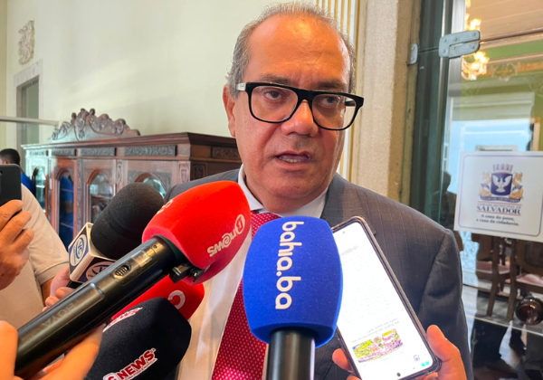 Carlos Muniz convoca sessão extraordinária para votar subsídio do transporte