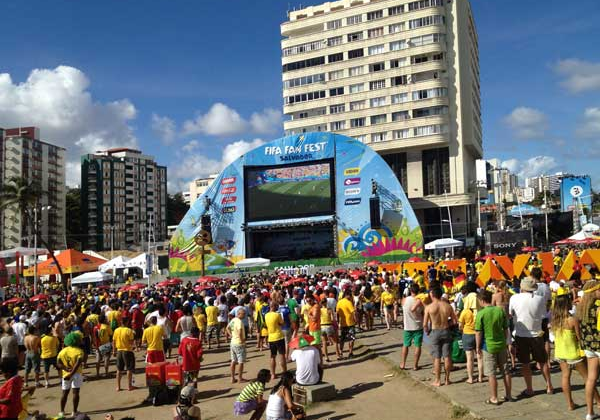 Telões, shows e festas: veja onde assistir aos jogos do Brasil em Salvador