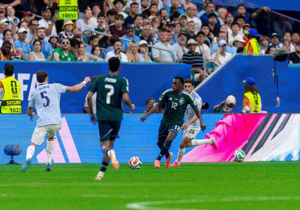 Com gols de rebote, Arábia Saudita e Uruguai empatam na estreia da Copa do Mundo