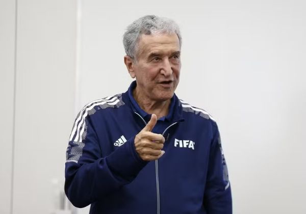 Técnico do tetra da Seleção Brasileira, Parreira é internado no Rio de Janeiro