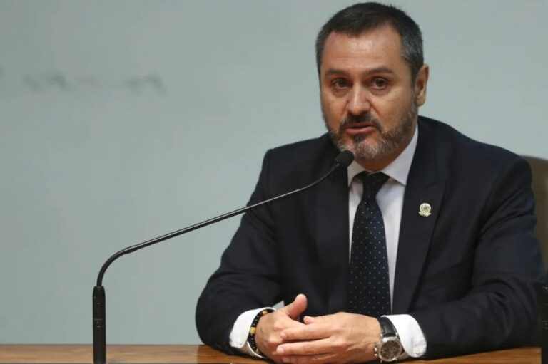 Diretor da PF esteve com Lula horas antes de operação contra Jaques…