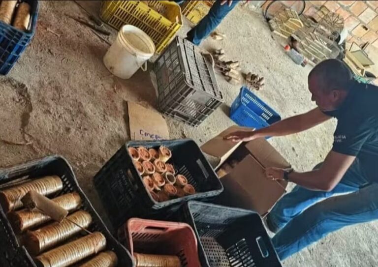 Polícia Civil desarticula fabricação clandestina de espadas em Cruz…