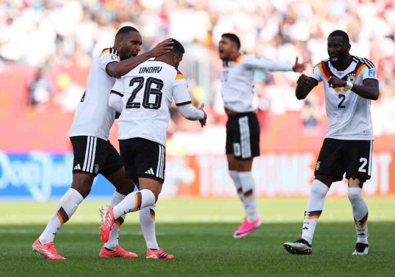 Com gol nos acréscimos, Alemanha bate a Costa do Marfim e garante a…