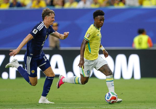 CBF faz protesto na Fifa contra gol anulado de Vini Jr em Brasil x Escócia