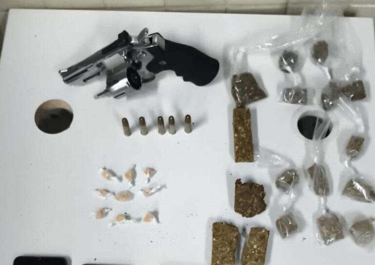 Homem é preso com drogas e simulacro de arma durante ação em Mata de…